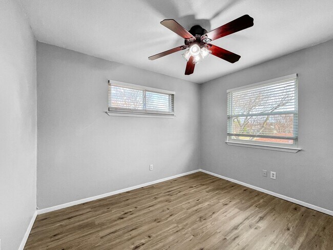 Building Photo - Updated 3-Bed Woodlake Home with Study & Covered Patio