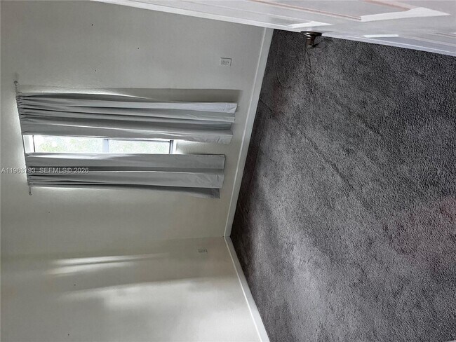 Building Photo - 3402 W 105th St