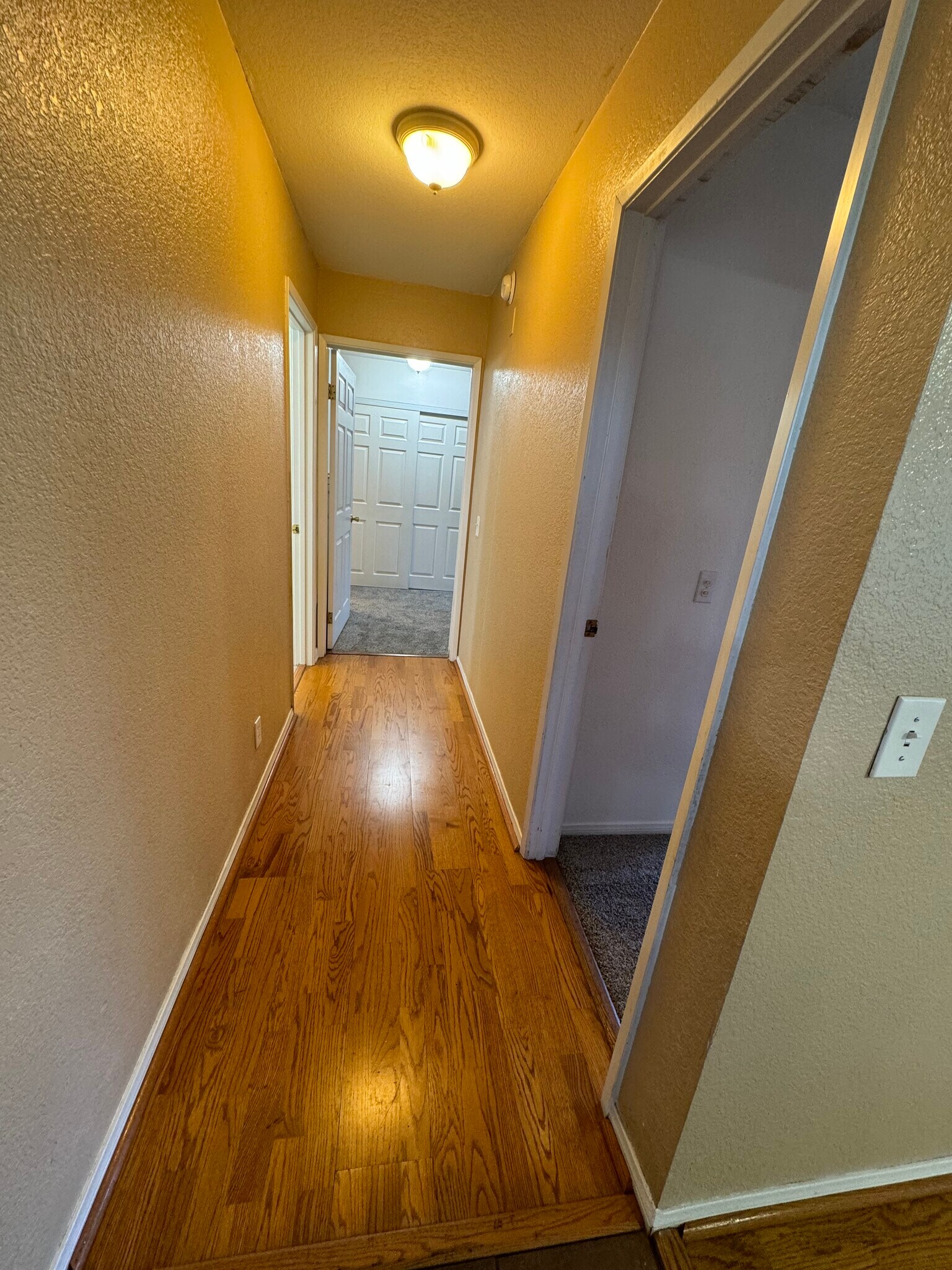 Building Photo - 868 E Alvarado St