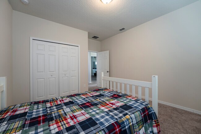 Building Photo - 8100 Summerlake Groves St