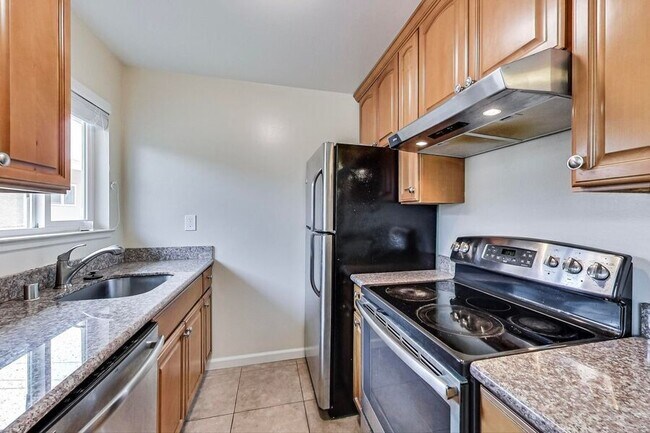 Building Photo - 1758 S Grant St