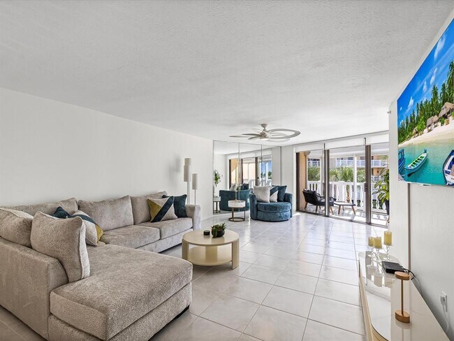 Building Photo - 6650 Sunset Way