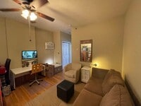 Building Photo - 711 Willow Ave