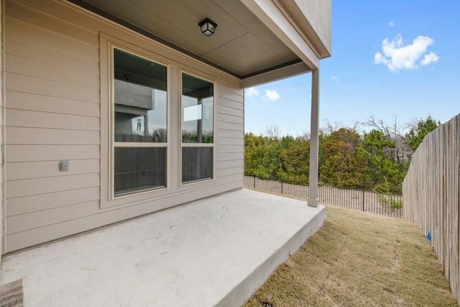 Building Photo - 3240 E Whitestone Blvd