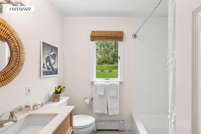 Building Photo - 156 Suffolk St