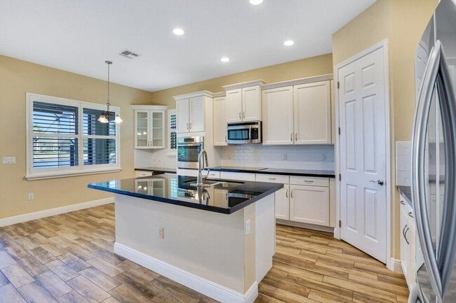 Building Photo - 2863 Bellarosa Circle