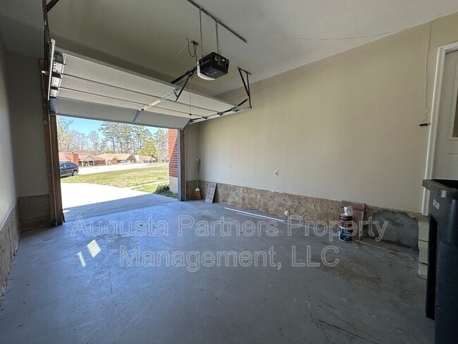 Building Photo - 3520 Stafford Dr