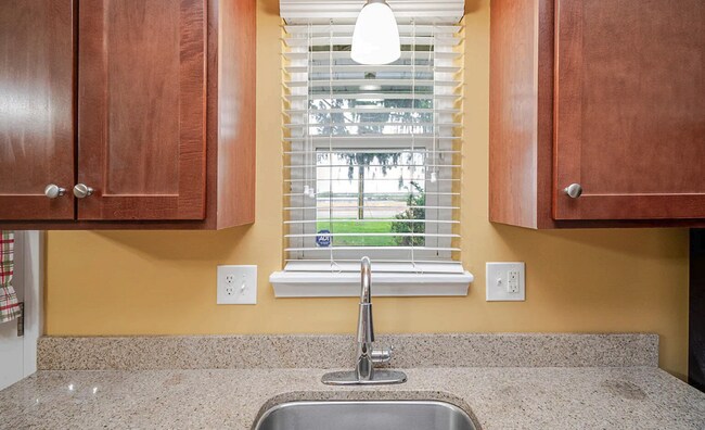 Building Photo - Cozy Home for Rent in Lansing, Michigan — Available Now