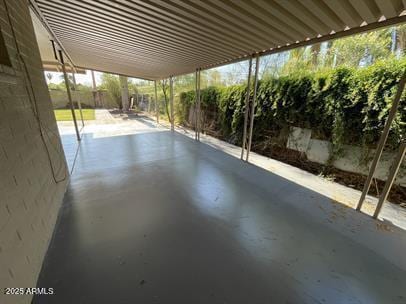 Building Photo - 2139 S La Rosa Dr