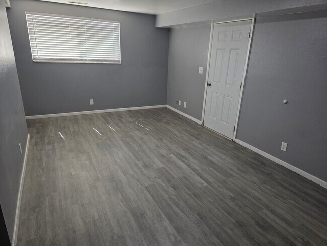 Building Photo - Ferron Rental