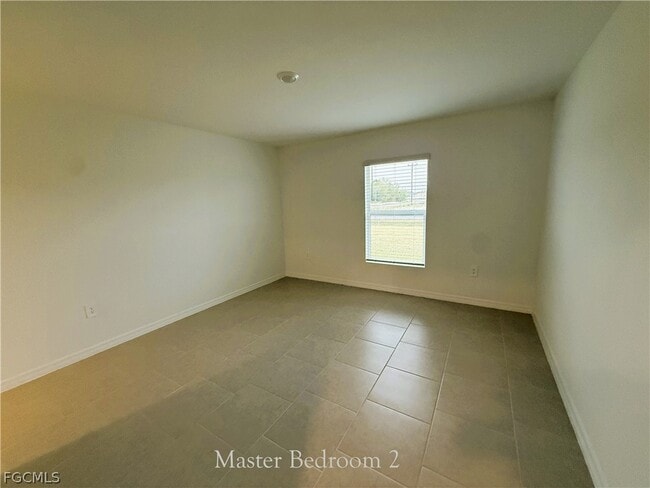 Building Photo - 335 Parish Dr