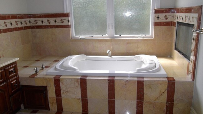 Building Photo - 1842 10th St