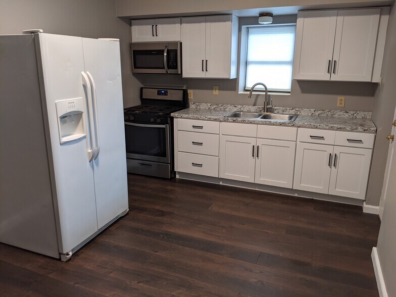 Kitchen - 347 Academy St
