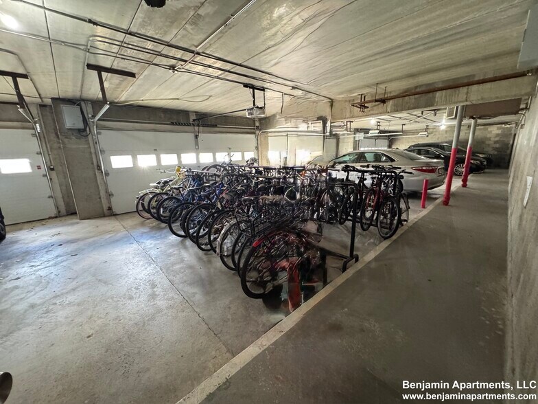 Building Photo - 51 Hill Rd