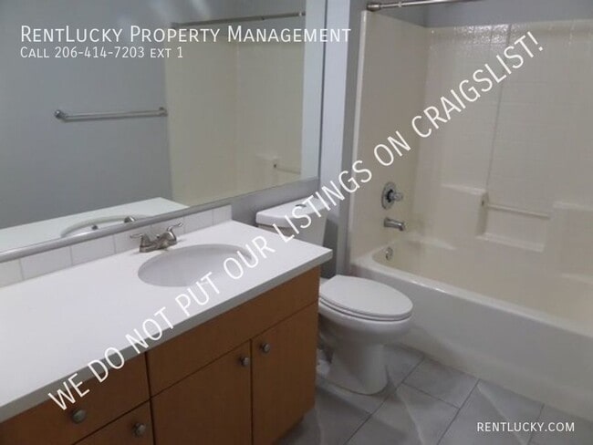 Building Photo - 205 S 51st St