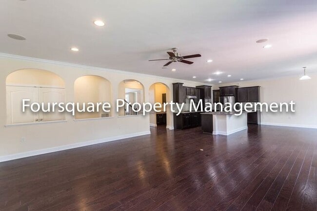 Building Photo - Single Family Home |1st Floor- Guest Suite...