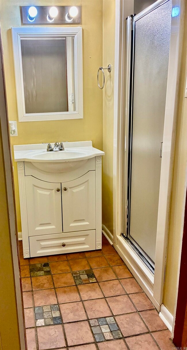 Building Photo - 404 N Jackson St