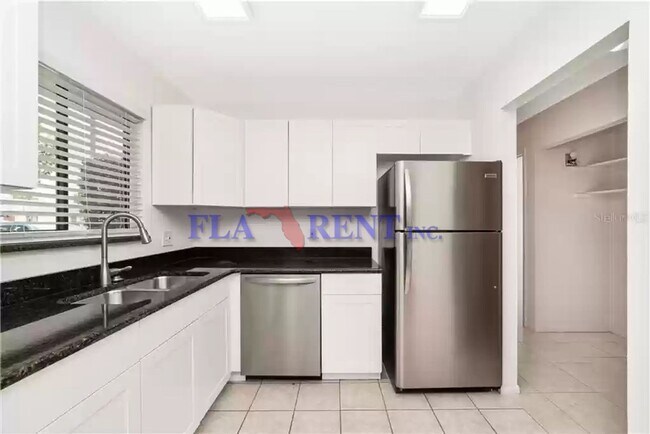 Building Photo - *** APPLICATION PENDING, DO NOT APPY! *** V 2/2 Villa in Winter Springs