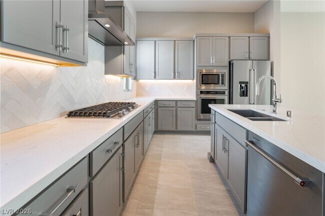 Building Photo - 667 Grey Saker St