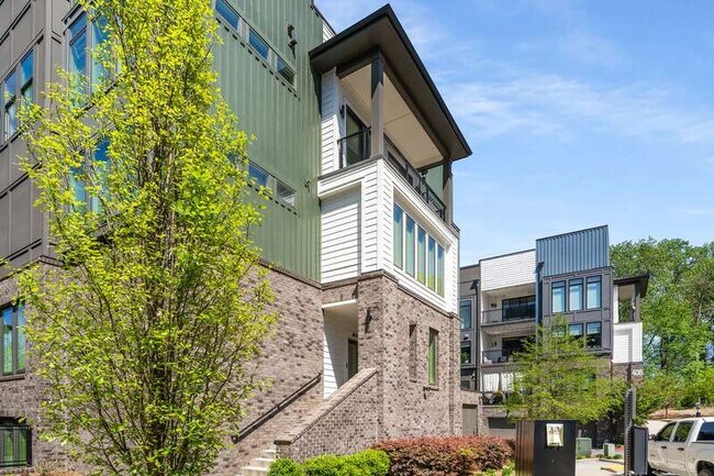 Building Photo - 404 Pratt Dr SE
