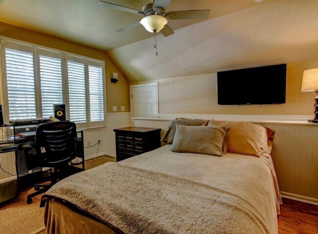 Building Photo - Executive Lakefront Retreat with Private P...