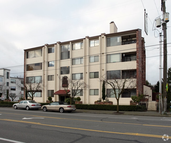 Building Photo - 5801 Phinney Ave N