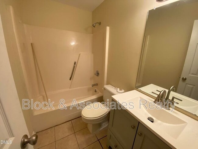Building Photo - 2420 Stadium Dr