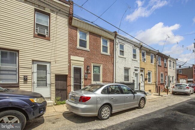 Building Photo - 2664 Webb St
