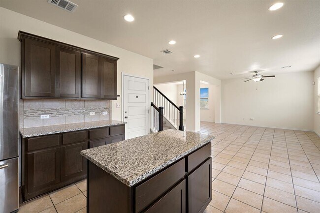 Building Photo - 713 Carillion Dr