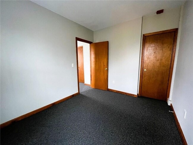 Building Photo - 44 Summit St