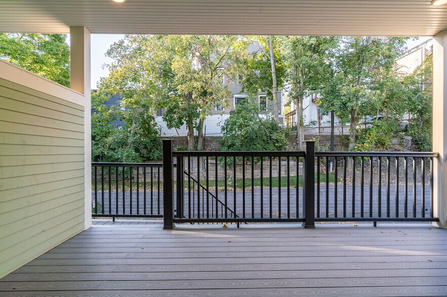 Building Photo - 2767 Washington St