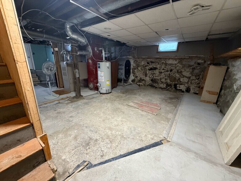 Building Photo - 238 Lenox St