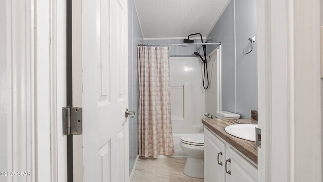 Building Photo - 12808 Clear Creek Rd