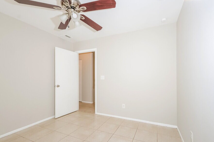 Building Photo - 2138 SE Rich St