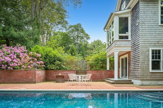 Building Photo - 5 Baiting Hollow Rd