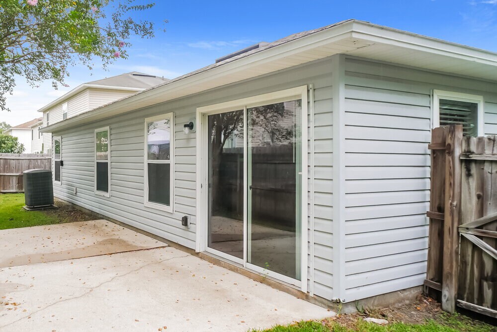 Building Photo - 697 Picasso Ave