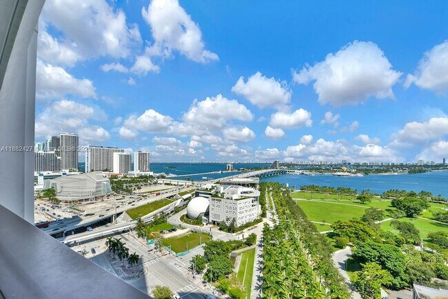 Building Photo - 1000 Biscayne Blvd