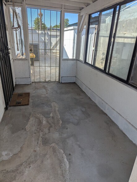 Enclosed Patio Entrance - 1169 E Lexington Ave
