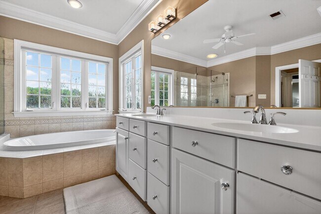 Building Photo - 401 Hilton Head Ct