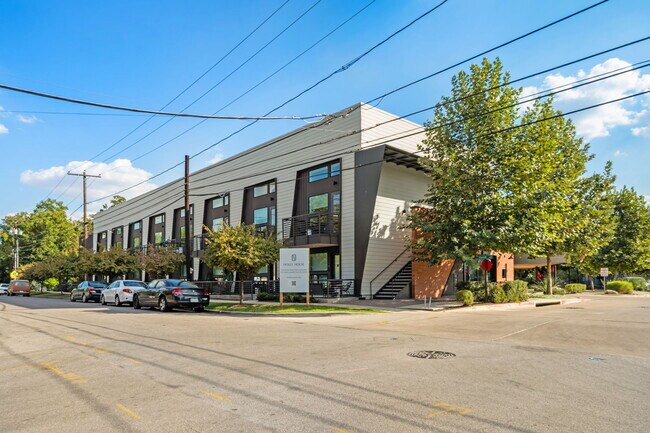 Primary Photo - 49 Navasota St