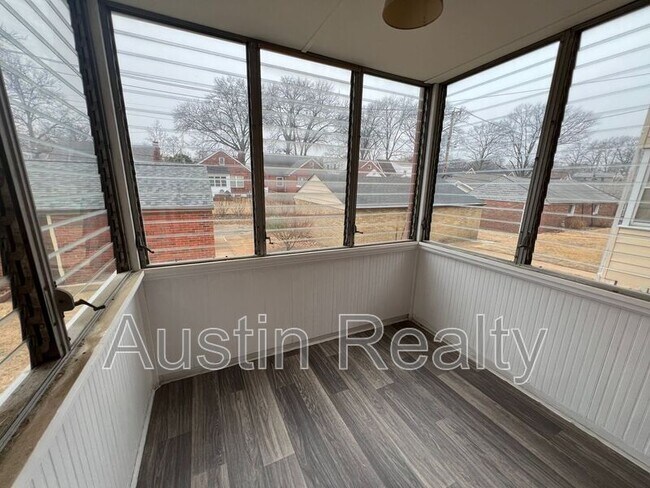 Building Photo - 6360 Sutherland Ave