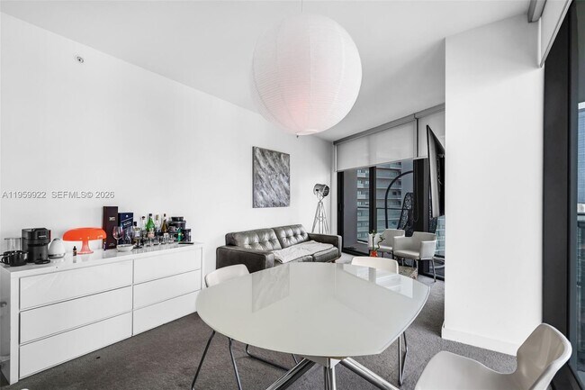 Building Photo - 501 NE 31st St