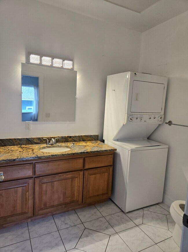 Building Photo - 272 Halenani Dr