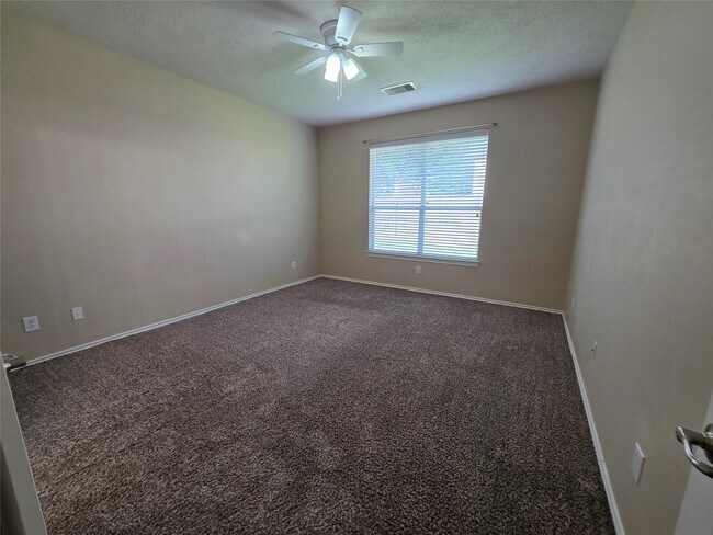 Building Photo - 2242 Waxwing Dr