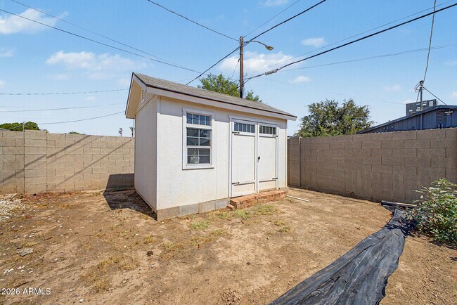 Building Photo - 1711 W Montecito Ave