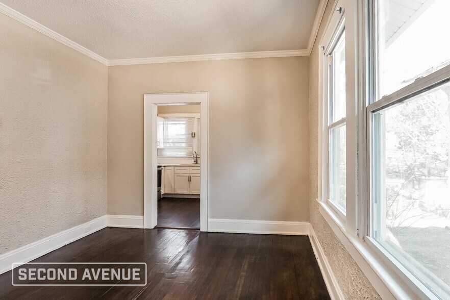 Building Photo - 518 Oak Pl