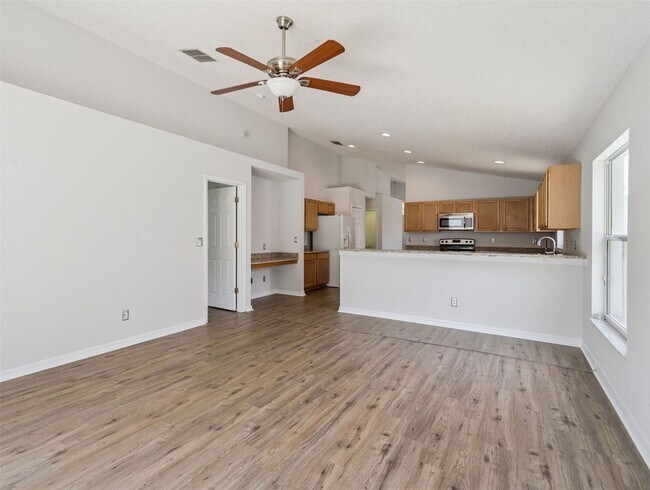 Building Photo - 622 Delancey Dr