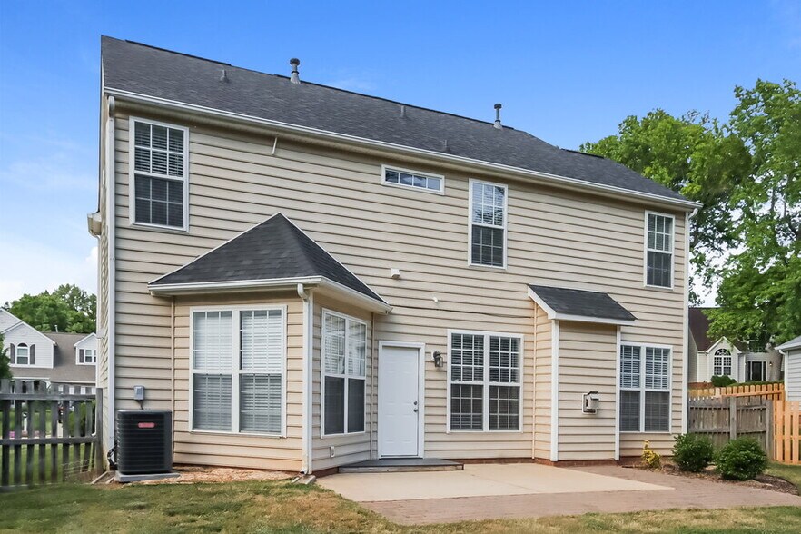 Building Photo - 17027 Stinson Ave