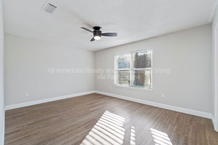 Building Photo - 444 Bridgewater Ct