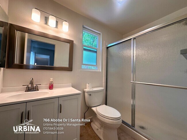 Building Photo - Newly Renovated 3 Bedroom Home with Community Pool and Two-Car Garage